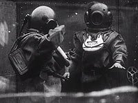 Image from: Aerial Submarine, The (1910)